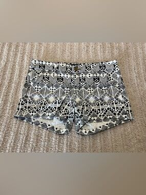 American Eagle Black & White Geo Print Women's Shorts